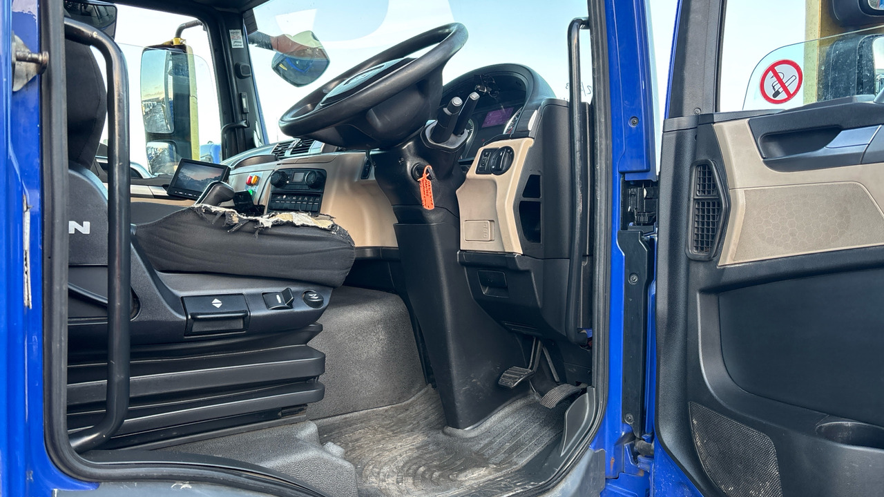 MAN TGM 18.250 - Dropside/ Flatbed truck, Crane truck: picture 5 MAN TGM 18.250 - Dropside/ Flatbed truck, Crane truck: picture 5