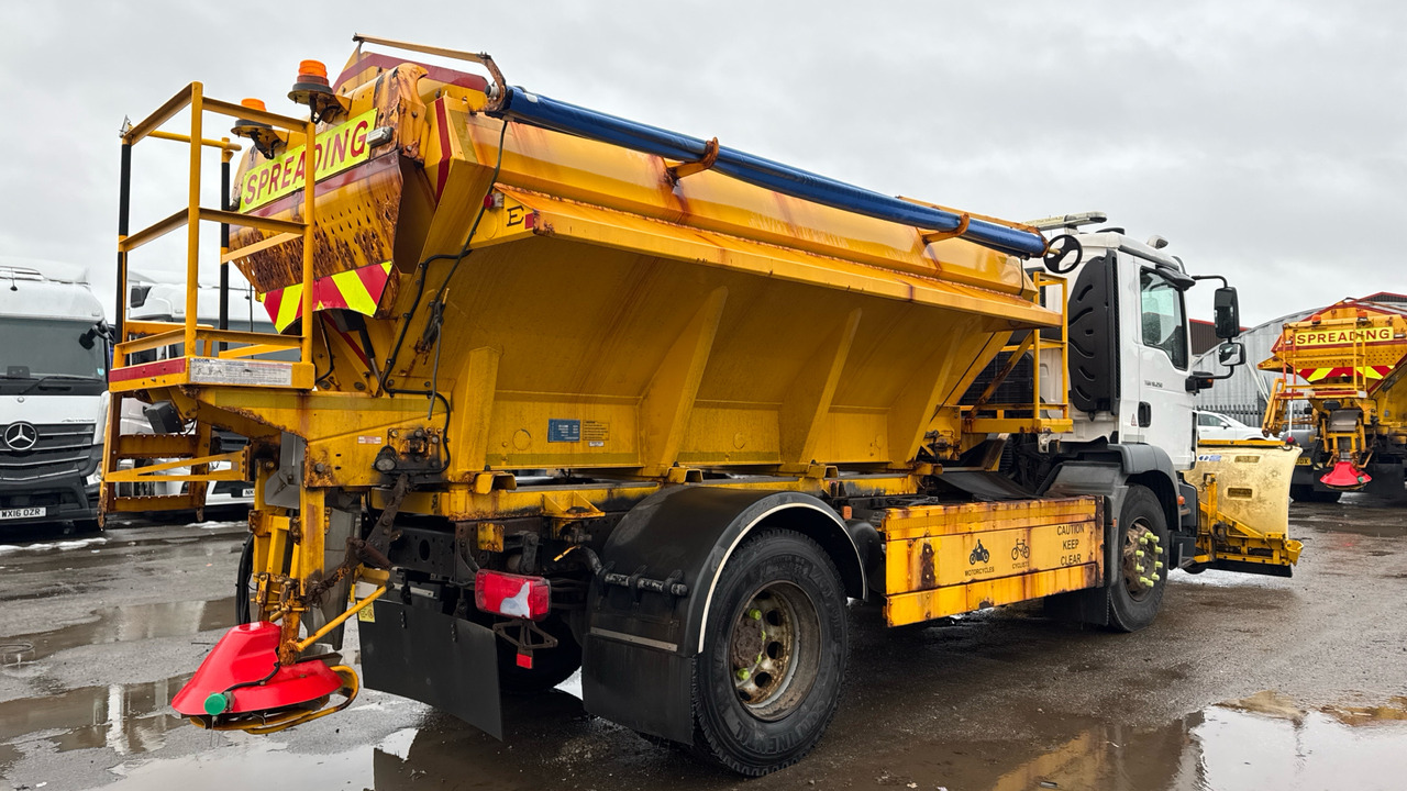 MAN TGM 18.250 - Snow removal vehicle: picture 4 MAN TGM 18.250 - Snow removal vehicle: picture 4