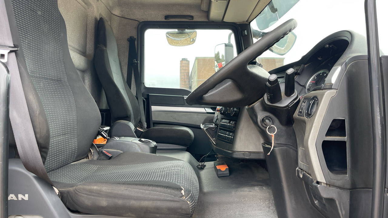 MAN TGM 26.340 - Dropside/ Flatbed truck, Crane truck: picture 5 MAN TGM 26.340 - Dropside/ Flatbed truck, Crane truck: picture 5