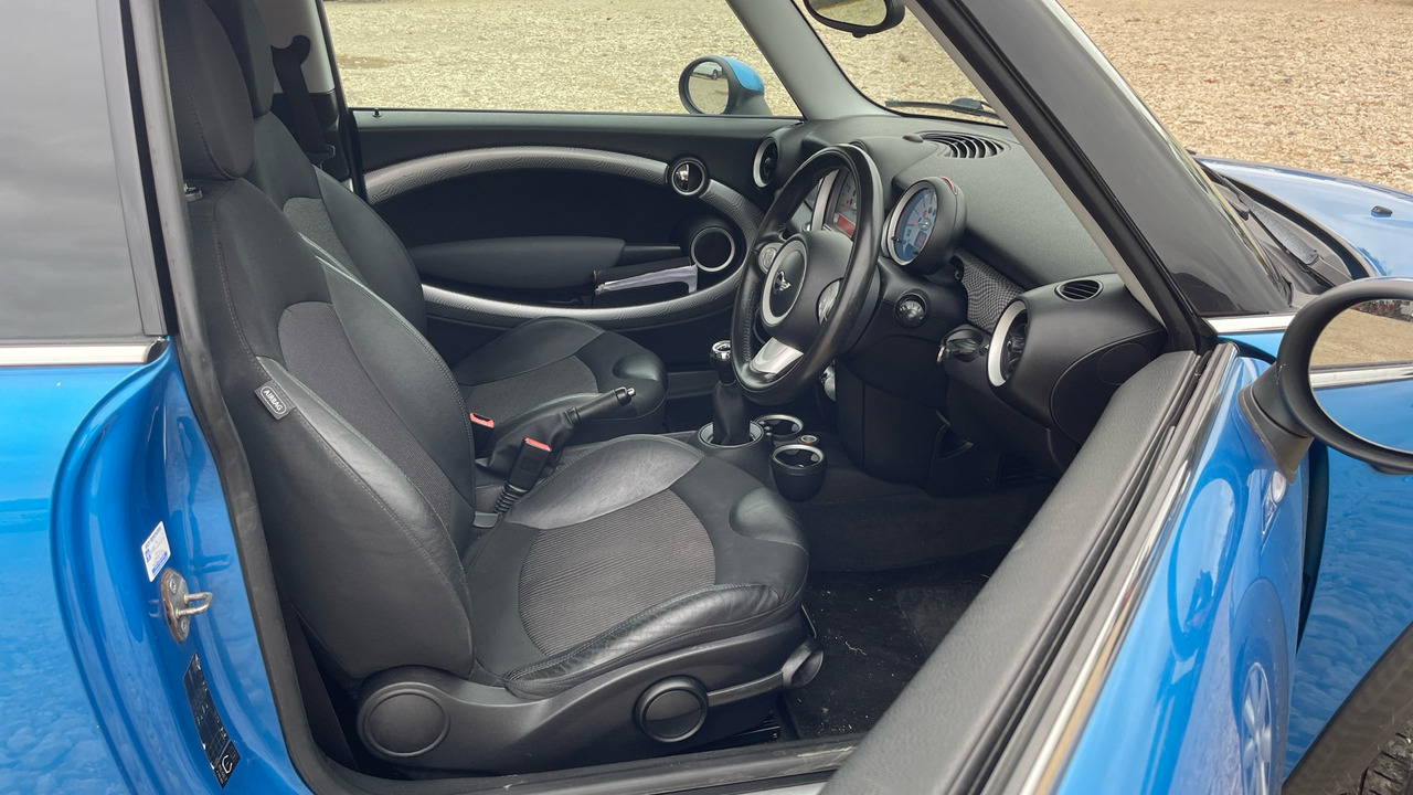 MINI COOPER S 1.6 - Hatchback: picture 5 MINI COOPER S 1.6 - Hatchback: picture 5