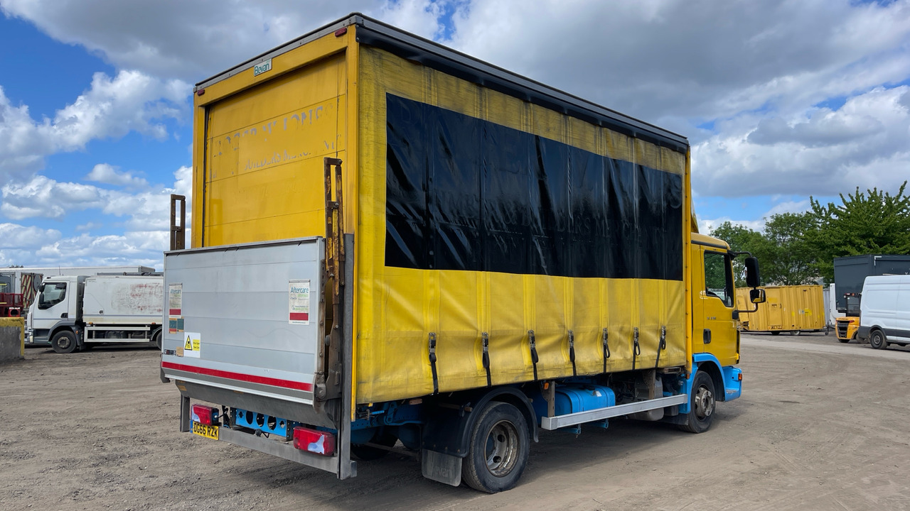 Man TGL 8.150 - Curtainsider truck: picture 4 Man TGL 8.150 - Curtainsider truck: picture 4