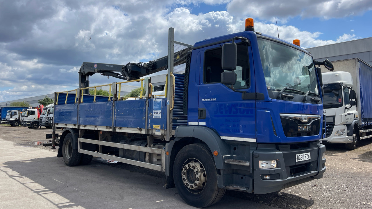 Man TGM 18.250 - Dropside/ Flatbed truck, Crane truck: picture 1 Man TGM 18.250 - Dropside/ Flatbed truck, Crane truck: picture 1