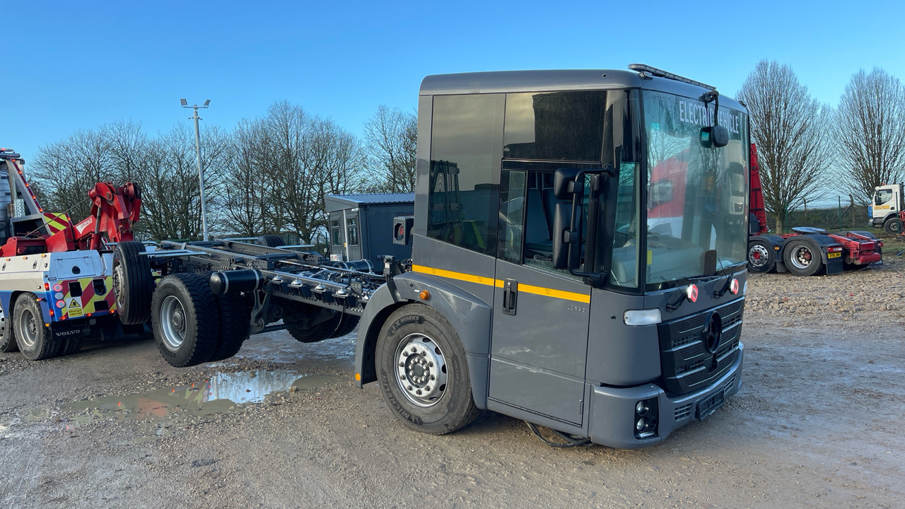 Mercedes-Benz Econic - Cab chassis truck, Electric truck: picture 2 Mercedes-Benz Econic - Cab chassis truck, Electric truck: picture 2