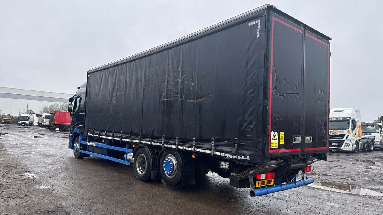 RENAULT T 380 - Curtainsider truck: picture 3 RENAULT T 380 - Curtainsider truck: picture 3