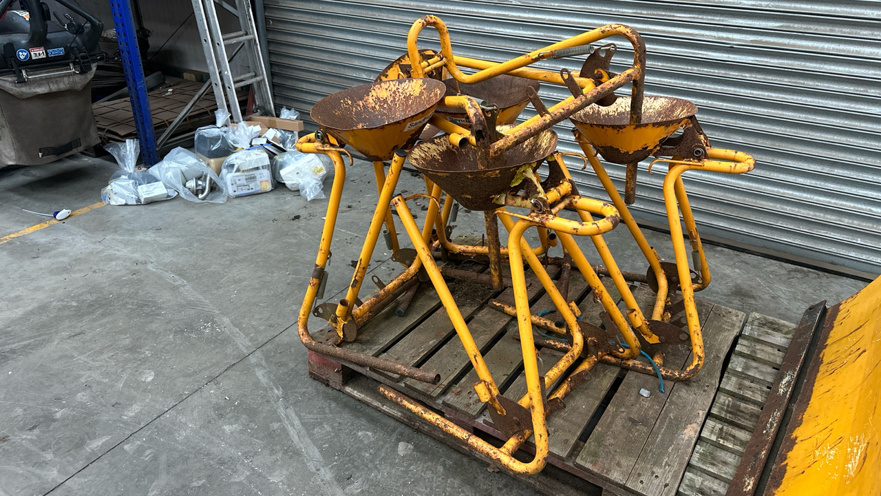 SANDHOPPER 4 SANDBAG FILLERS - Construction equipment: picture 2 SANDHOPPER 4 SANDBAG FILLERS - Construction equipment: picture 2