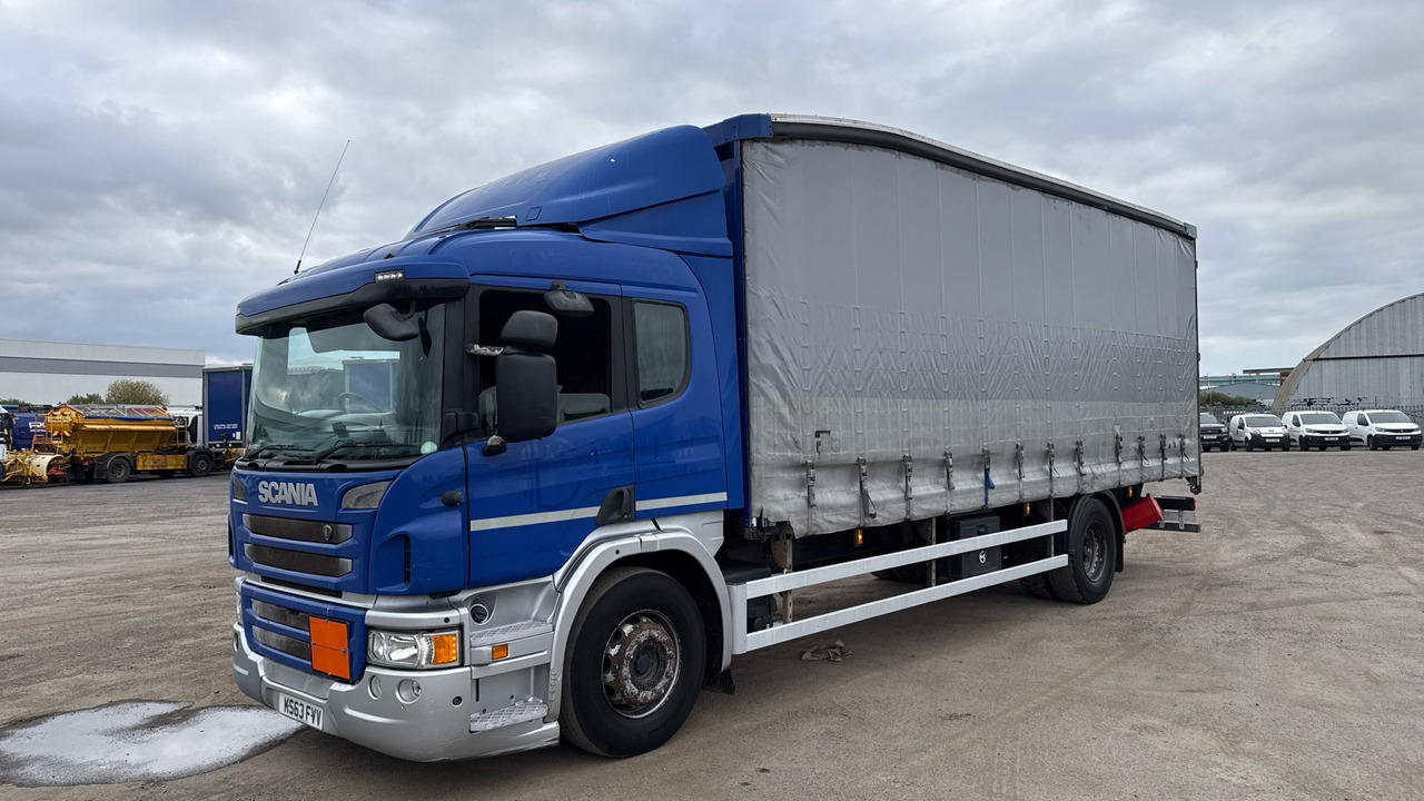 SCANIA P 230 - Curtainsider truck: picture 2 SCANIA P 230 - Curtainsider truck: picture 2