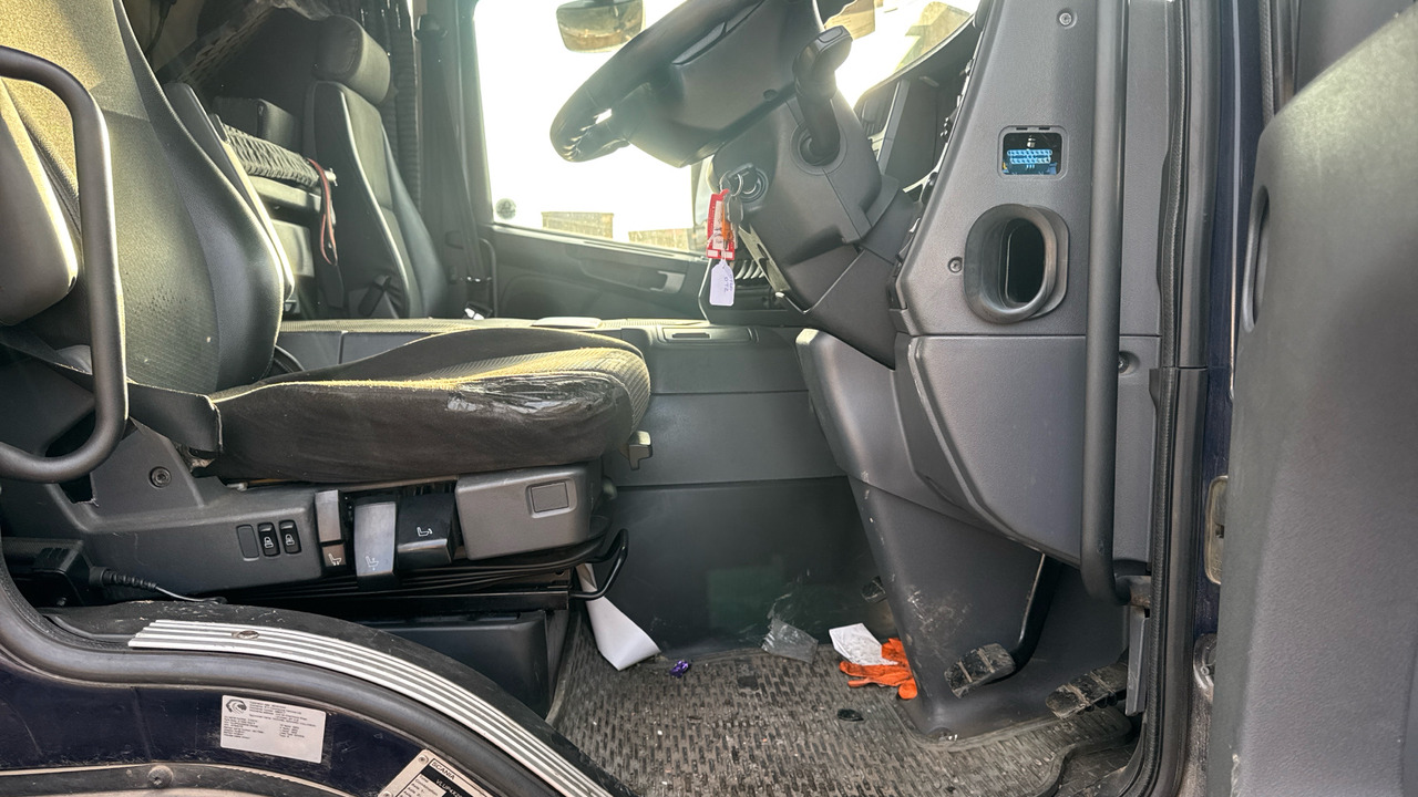 SCANIA P 420 - Autotransporter truck: picture 5 SCANIA P 420 - Autotransporter truck: picture 5