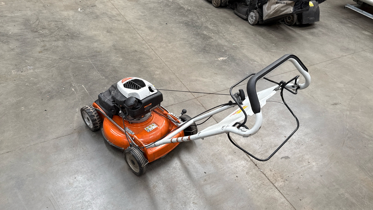 STIHL RM4 RTP - Construction equipment: picture 3 STIHL RM4 RTP - Construction equipment: picture 3