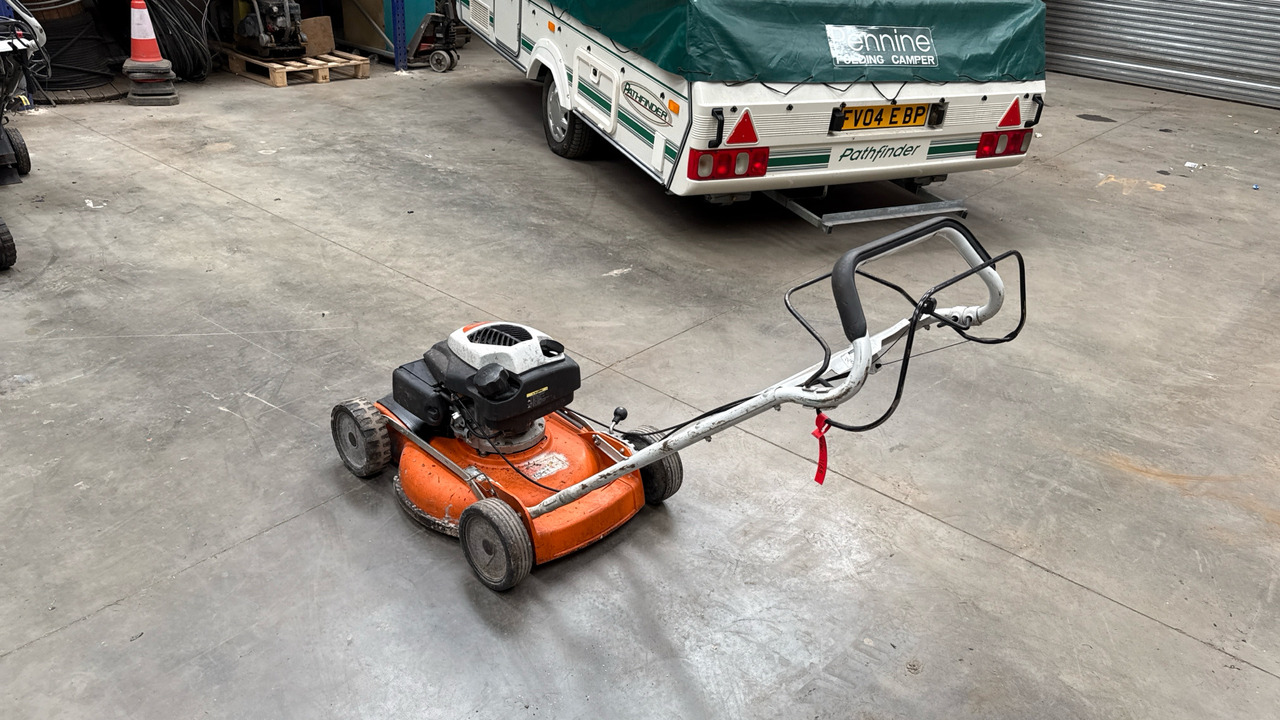 STIHL RM4 RTP - Construction equipment: picture 3 STIHL RM4 RTP - Construction equipment: picture 3