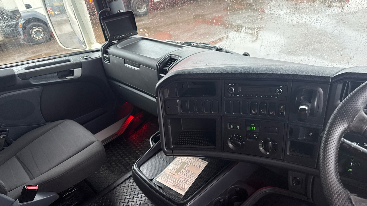 Tractor unit SCANIA R 450: picture 7