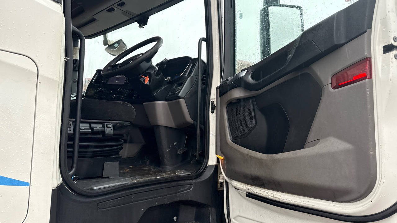 SCANIA R 450 - Tractor unit: picture 5 SCANIA R 450 - Tractor unit: picture 5
