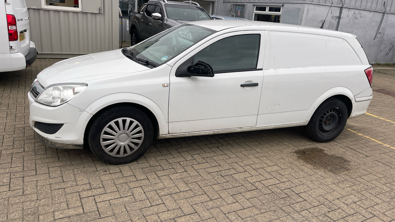 VAUXHALL ASTRA CLUB 1.7 CDTI - Car: picture 2 VAUXHALL ASTRA CLUB 1.7 CDTI - Car: picture 2