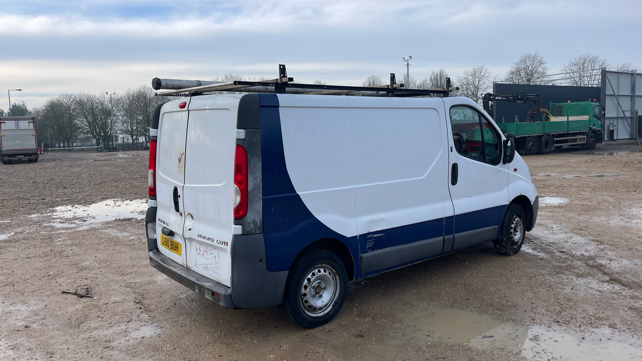 VAUXHALL VIVARO 2700 2.0 CDTI 115PS - Small van: picture 4 VAUXHALL VIVARO 2700 2.0 CDTI 115PS - Small van: picture 4