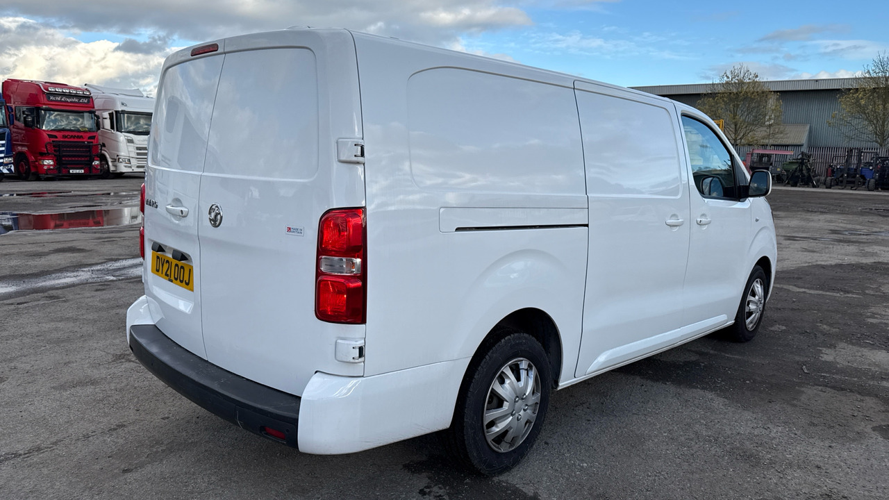 VAUXHALL VIVARO 2900 1.5d 100PS - Small van: picture 4 VAUXHALL VIVARO 2900 1.5d 100PS - Small van: picture 4
