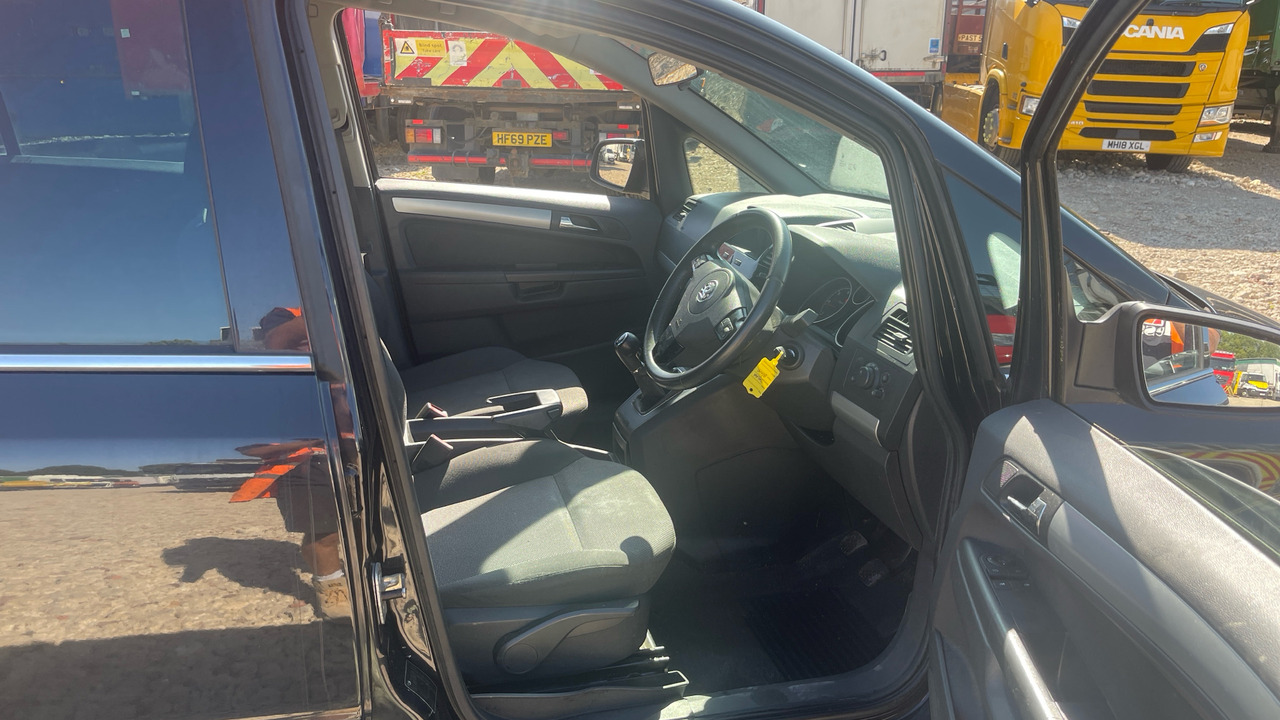 VAUXHALL ZAFIRA 1.7 CDTI - Car: picture 5 VAUXHALL ZAFIRA 1.7 CDTI - Car: picture 5