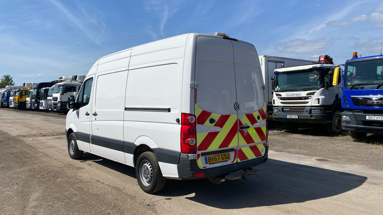 VOLKSWAGEN CRAFTER CR35 2.0 TDI BMT 109PS - Panel van: picture 3 VOLKSWAGEN CRAFTER CR35 2.0 TDI BMT 109PS - Panel van: picture 3