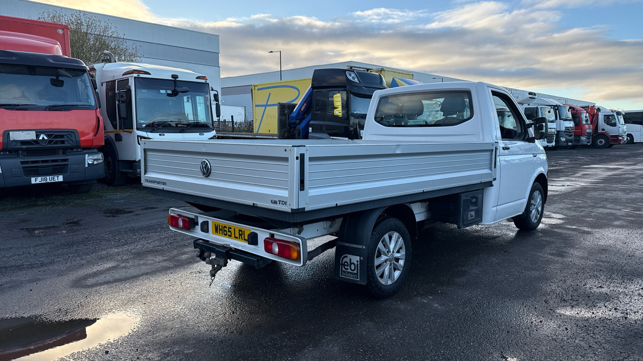 VOLKSWAGEN TRANSPORTER T30 2.0 TDI BMT 140PS - Open body delivery van: picture 4 VOLKSWAGEN TRANSPORTER T30 2.0 TDI BMT 140PS - Open body delivery van: picture 4