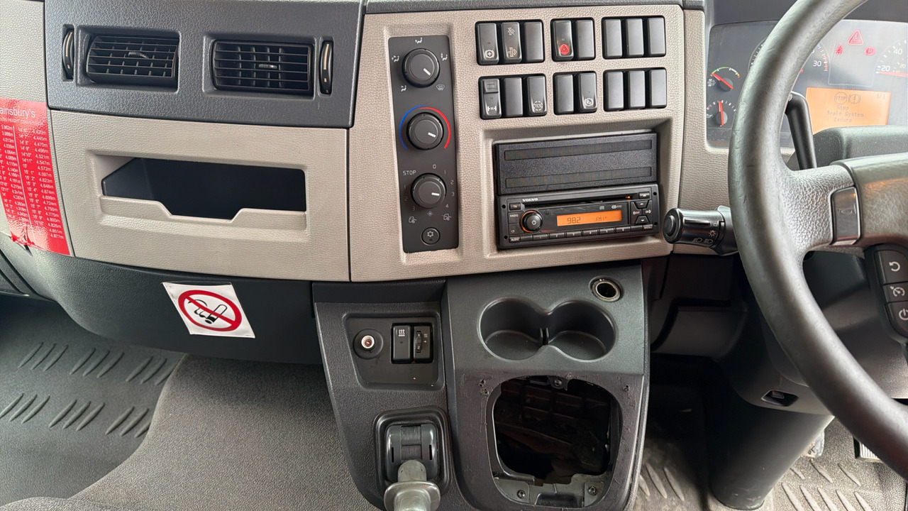 Refrigerator truck VOLVO FL 250: picture 7 Refrigerator truck VOLVO FL 250: picture 7