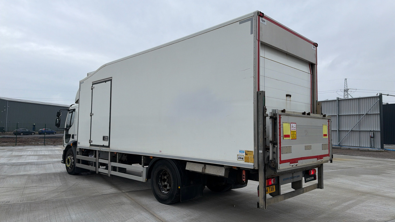VOLVO FL 250 - Refrigerator truck: picture 3 VOLVO FL 250 - Refrigerator truck: picture 3