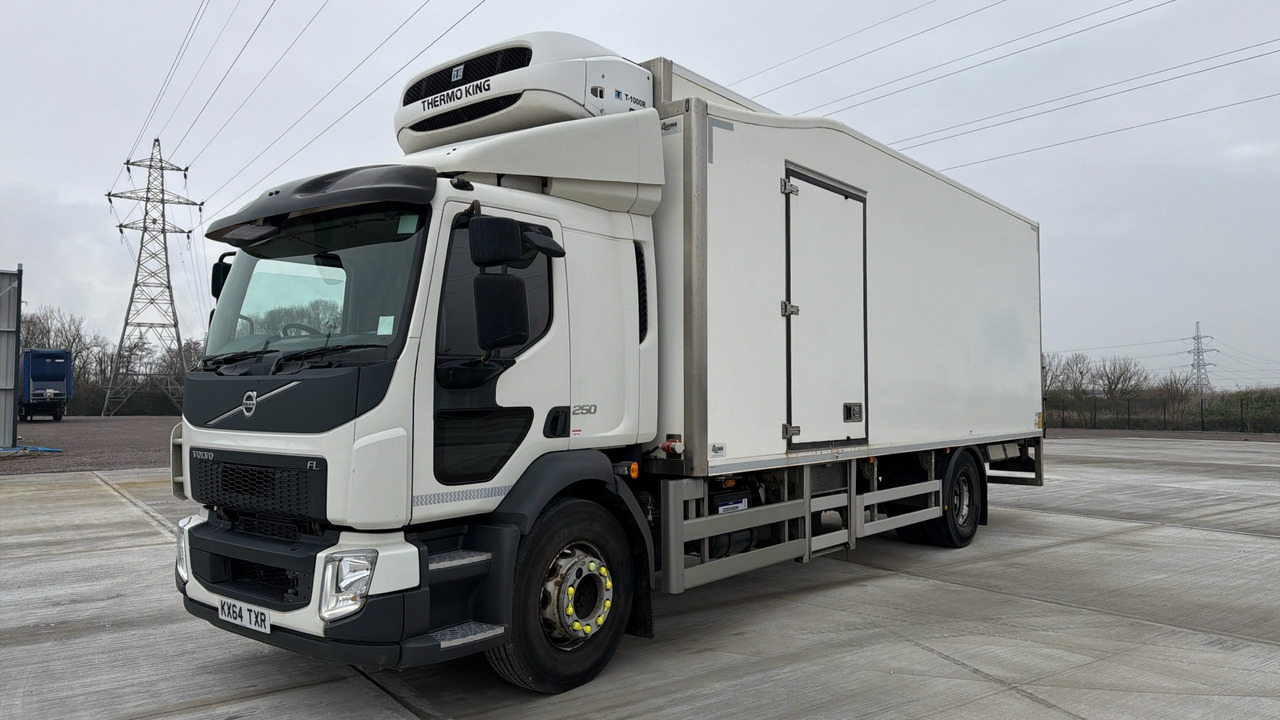 VOLVO FL 250 - Refrigerator truck: picture 2 VOLVO FL 250 - Refrigerator truck: picture 2