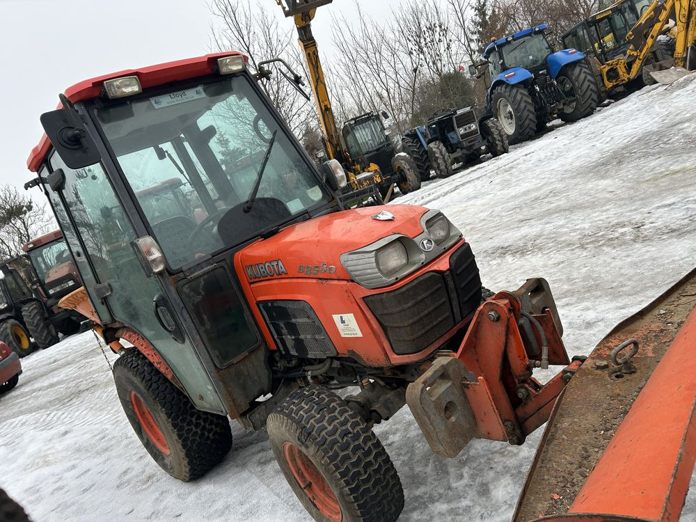Trator kubota B2530 plug śnieżny rozsiewacz piasku - Municipal tractor: picture 2 Trator kubota B2530 plug śnieżny rozsiewacz piasku - Municipal tractor: picture 2