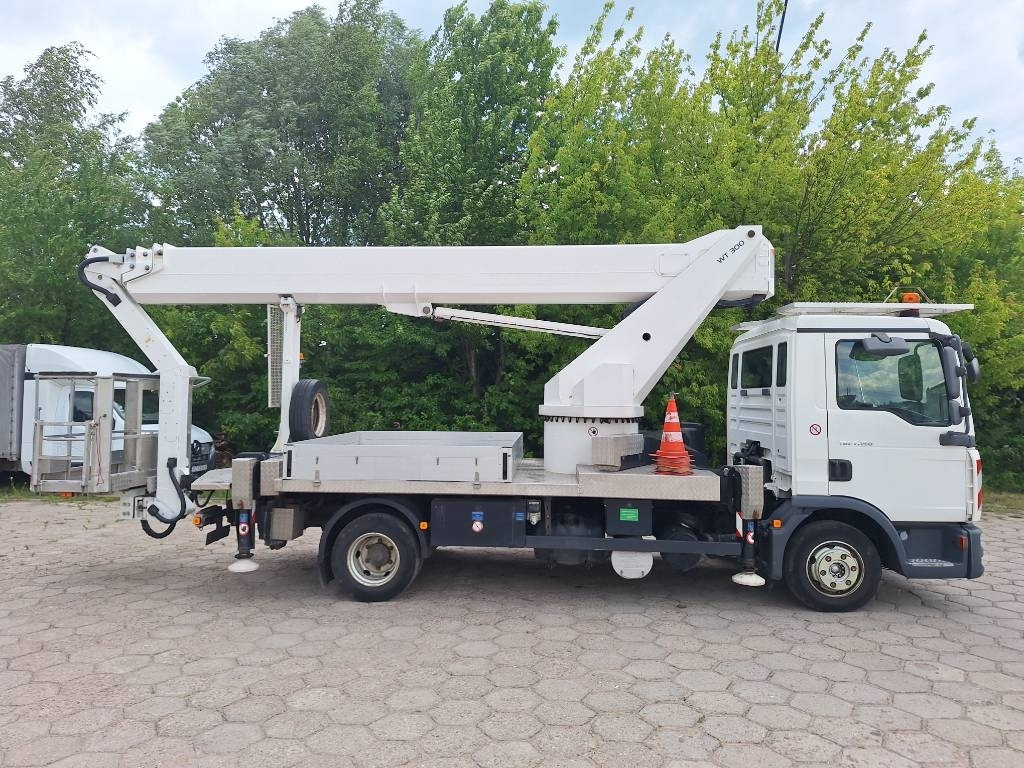 MAN podnośnik koszowy Wumag WT 300 - Telescopic boom: picture 4 MAN podnośnik koszowy Wumag WT 300 - Telescopic boom: picture 4