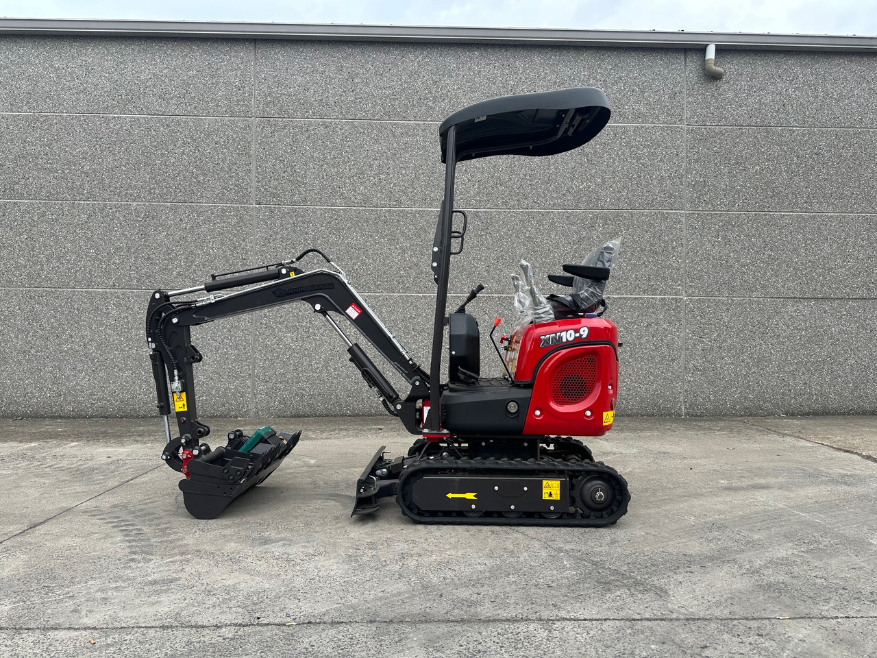 RHINOCEROS xn10-9 - Construction machinery: picture 1 RHINOCEROS xn10-9 - Construction machinery: picture 1