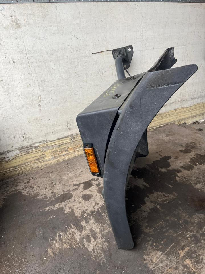 IVECO Stralis 450 Kotflügel vorne rechts 41299389 / 41299388 - Fender for Truck: picture 3 IVECO Stralis 450 Kotflügel vorne rechts 41299389 / 41299388 - Fender for Truck: picture 3