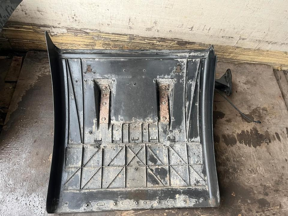 IVECO Stralis 450 Kotflügel vorne rechts 41299389 / 41299388 - Fender for Truck: picture 5 IVECO Stralis 450 Kotflügel vorne rechts 41299389 / 41299388 - Fender for Truck: picture 5