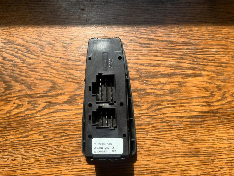 MAN Fensterheber Schalter 81258067095 - Window and parts for Truck: picture 3 MAN Fensterheber Schalter 81258067095 - Window and parts for Truck: picture 3