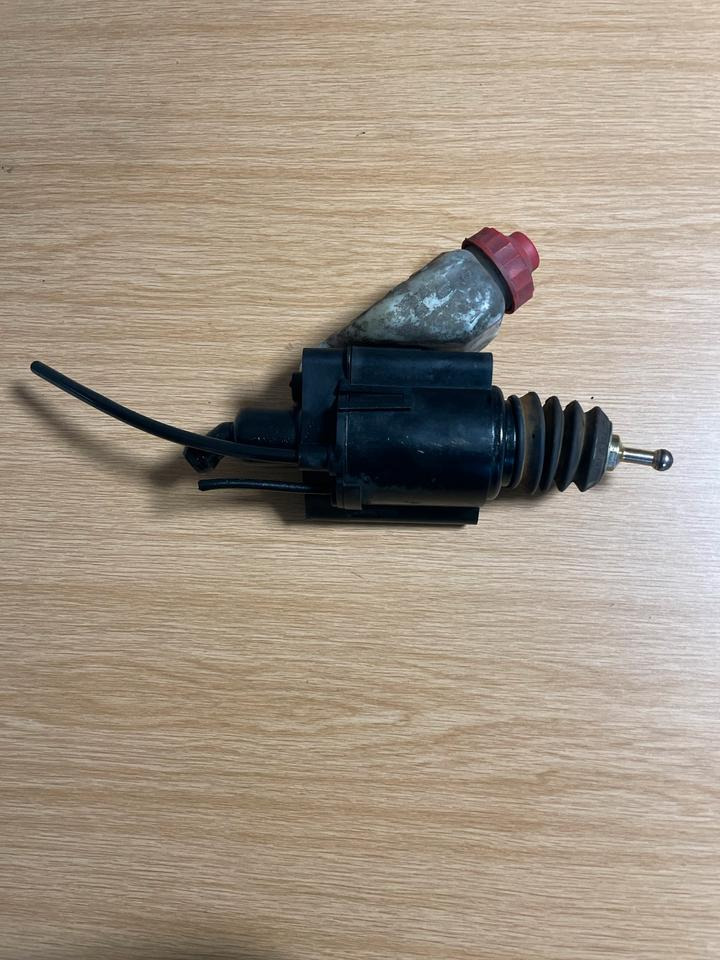 MAN Geberzylinder Kopplung WABCO 81.307006019 - Clutch cylinder for Truck: picture 2 MAN Geberzylinder Kopplung WABCO 81.307006019 - Clutch cylinder for Truck: picture 2