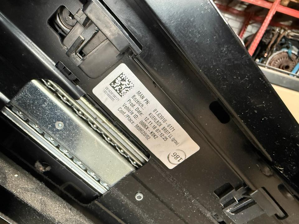 MAN TGX Kühlbox / Kühlschrank 81..63910-6171 - Cab and interior for Truck: picture 4 MAN TGX Kühlbox / Kühlschrank 81..63910-6171 - Cab and interior for Truck: picture 4