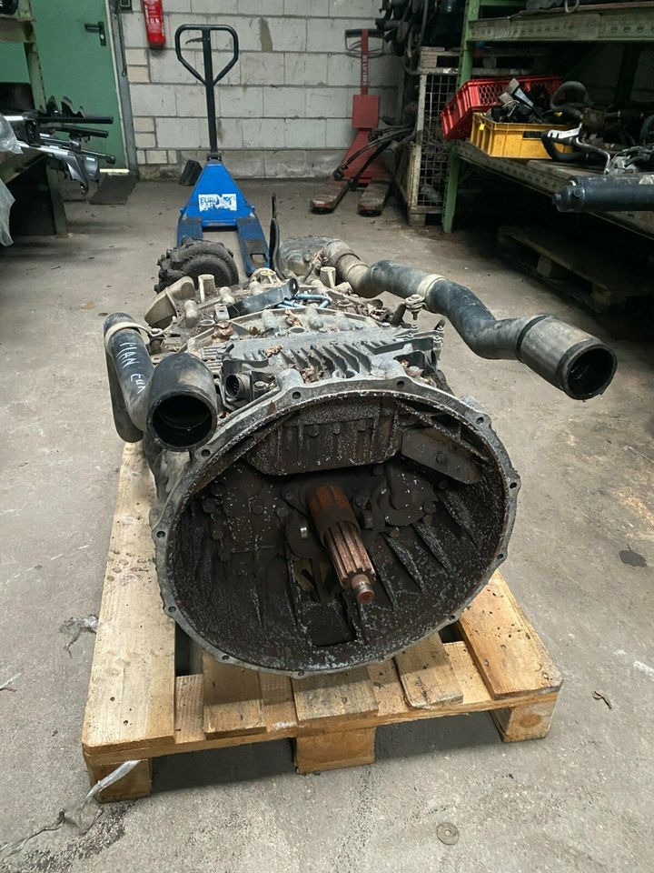 MAN TGX TGS Getriebe ZF 12 AS 2331 TD mit Intarder & Nebenantrieb - Gearbox for Truck: picture 3 MAN TGX TGS Getriebe ZF 12 AS 2331 TD mit Intarder & Nebenantrieb - Gearbox for Truck: picture 3