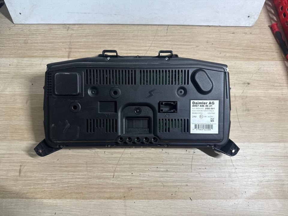 Mercedes Atego 4 EU6 Tacho Kombiinstrument A9674464621 - Dashboard for Truck: picture 2 Mercedes Atego 4 EU6 Tacho Kombiinstrument A9674464621 - Dashboard for Truck: picture 2