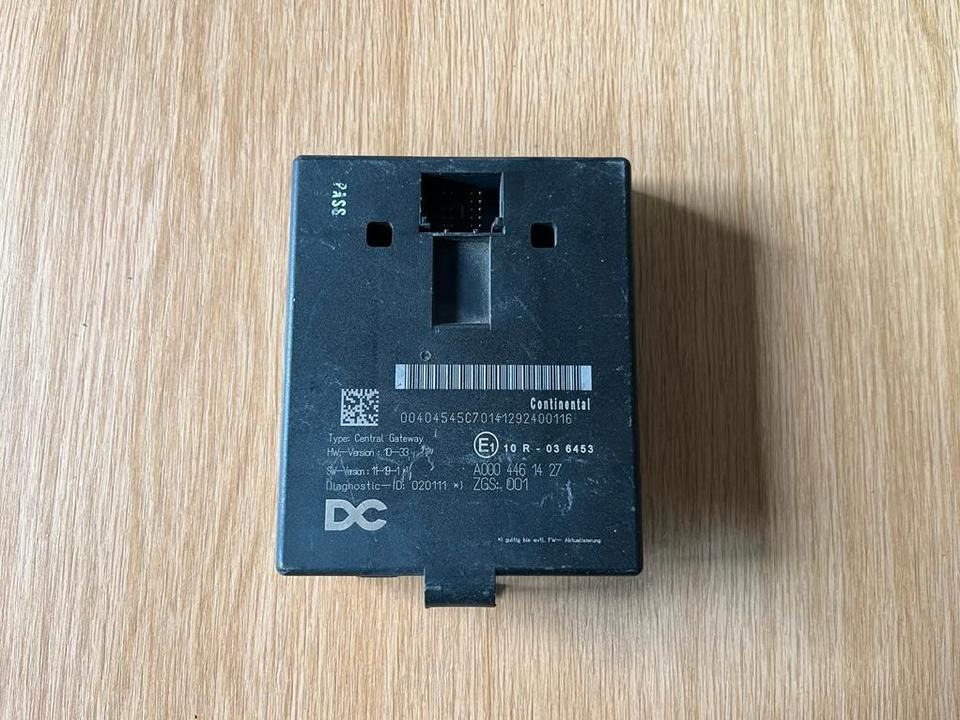 Mercedes Continental Central Gateway Steuergerät A 000 446 14 27 - ECU for Truck: picture 1 Mercedes Continental Central Gateway Steuergerät A 000 446 14 27 - ECU for Truck: picture 1