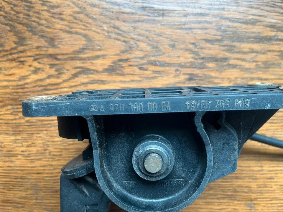 Mercedes Gaspedal A9703000004 - Pedal for Truck: picture 2 Mercedes Gaspedal A9703000004 - Pedal for Truck: picture 2