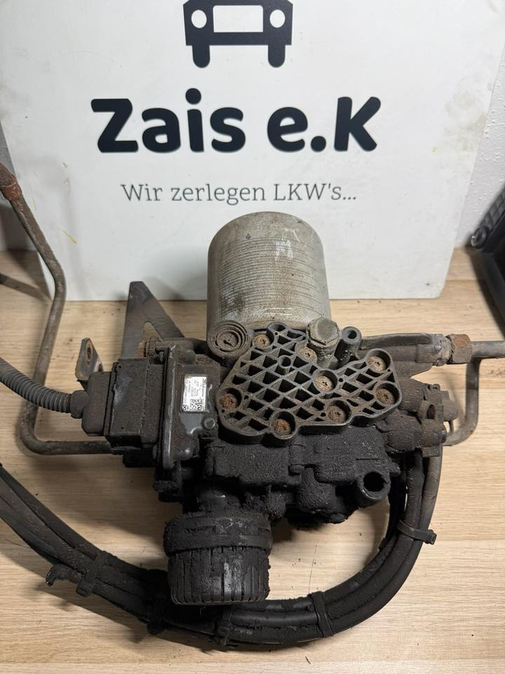 Mercedes KNORR-BREMSE Lufttrockner A0014460264 K078211 - Brake accessory for Truck: picture 1 Mercedes KNORR-BREMSE Lufttrockner A0014460264 K078211 - Brake accessory for Truck: picture 1