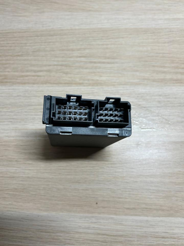 Mercedes Actros MP4 Reifendruckkontrolle Steuergerät A0004461737 - Spare parts: picture 3 Mercedes Actros MP4 Reifendruckkontrolle Steuergerät A0004461737 - Spare parts: picture 3