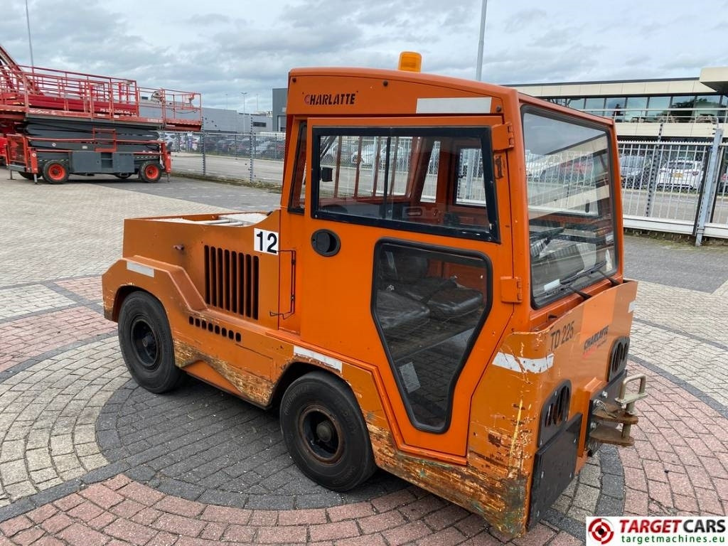 Charlatte TD225 Diesel Tow Truck Tractor 18T capacity - Tow tractor: picture 3 Charlatte TD225 Diesel Tow Truck Tractor 18T capacity - Tow tractor: picture 3