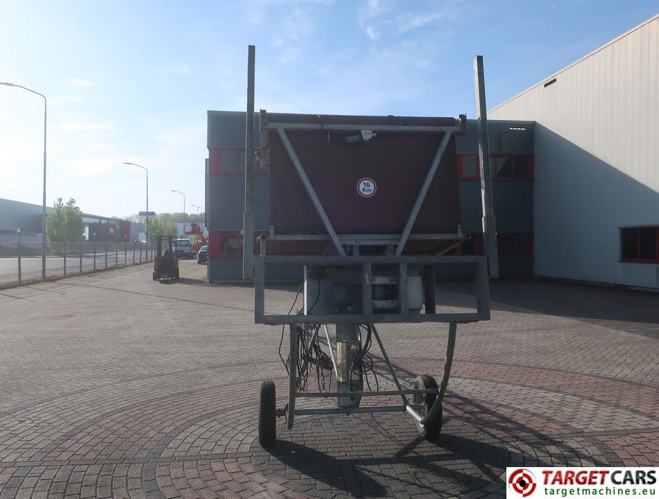 DE JONG A32L TOWABLE MATERIAL LIFT 750CM 300KG 2008 201040 - Trailer mounted boom lift: picture 5 DE JONG A32L TOWABLE MATERIAL LIFT 750CM 300KG 2008 201040 - Trailer mounted boom lift: picture 5