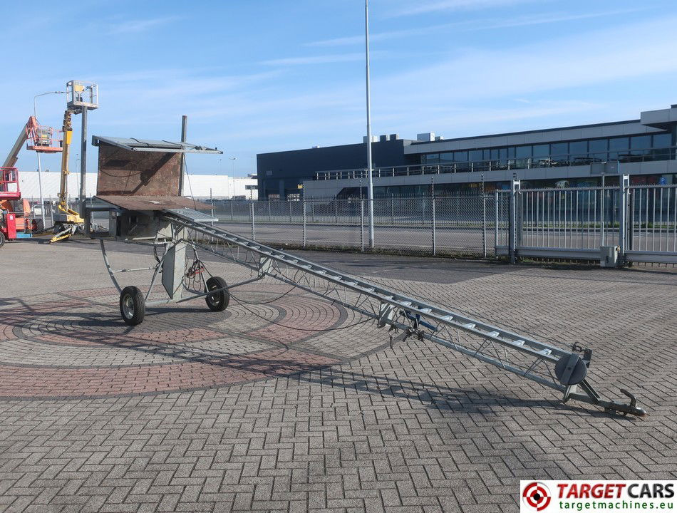 DE JONG A32L TOWABLE MATERIAL LIFT 750CM 300KG 2008 201040 - Trailer mounted boom lift: picture 3 DE JONG A32L TOWABLE MATERIAL LIFT 750CM 300KG 2008 201040 - Trailer mounted boom lift: picture 3