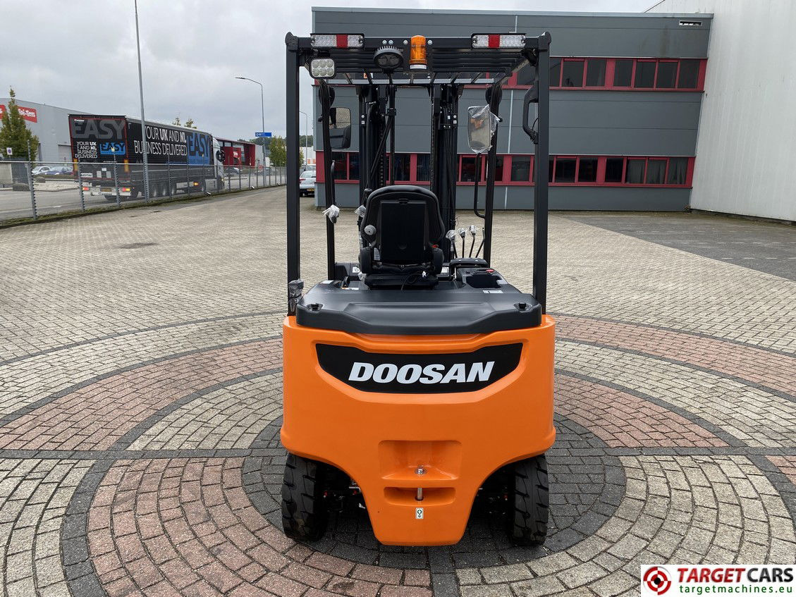 DOOSAN B35X-7 PLUS 4-WHEEL ELECTRIC 3.5T FORKLIFT TRIPLEX 482CM SIDESHIFT 2023 UNUSED - Electric forklift: picture 5 DOOSAN B35X-7 PLUS 4-WHEEL ELECTRIC 3.5T FORKLIFT TRIPLEX 482CM SIDESHIFT 2023 UNUSED - Electric forklift: picture 5