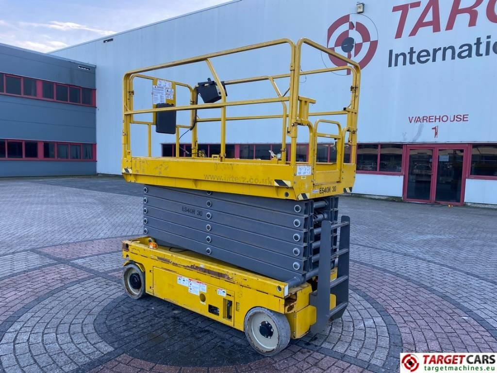 GMG 4046-ED Electric Scissor Work Lift 1404cm - Scissor lift: picture 4 GMG 4046-ED Electric Scissor Work Lift 1404cm - Scissor lift: picture 4