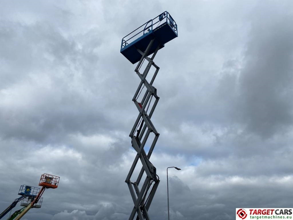 Scissor lift Genie GS-4047 Electric Scissor Work Lift 1389cm: picture 25 Scissor lift Genie GS-4047 Electric Scissor Work Lift 1389cm: picture 25