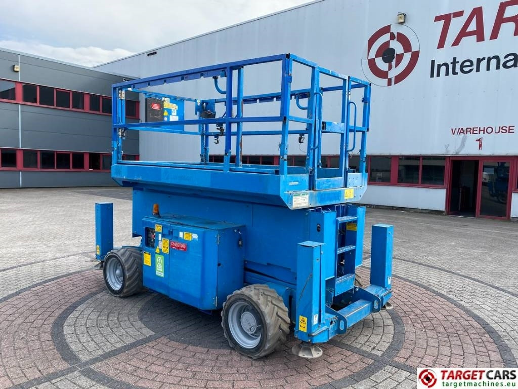 Genie GS-4069DC Electric 4x4 Scissor Work Lift 1412cm - Scissor lift: picture 4 Genie GS-4069DC Electric 4x4 Scissor Work Lift 1412cm - Scissor lift: picture 4