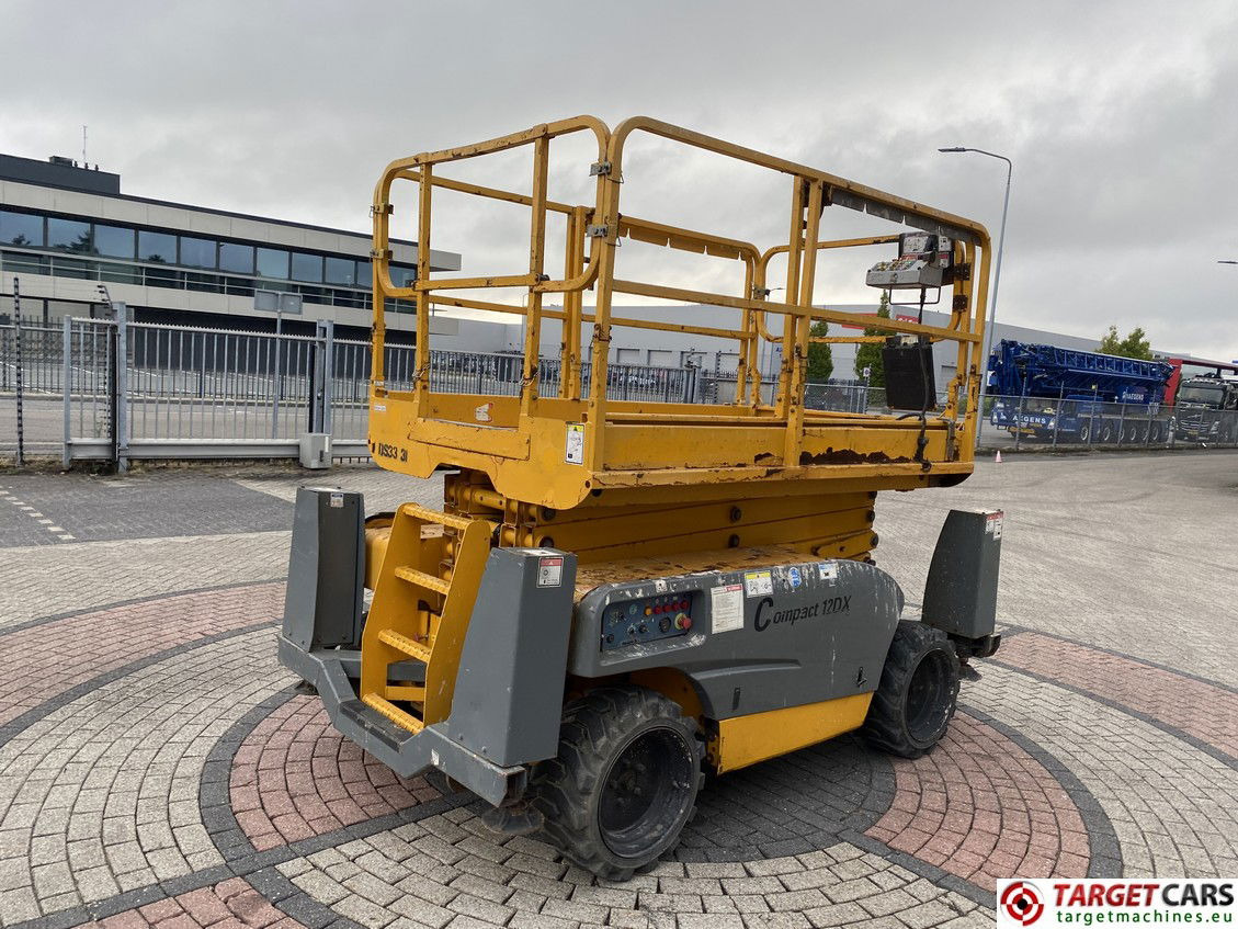 HAULOTTE COMPACT 12DX DIESEL 4x4 SCISSOR WORKLIFT 1206CM 2017 2018079 JACKLEGS - Scissor lift: picture 3 HAULOTTE COMPACT 12DX DIESEL 4x4 SCISSOR WORKLIFT 1206CM 2017 2018079 JACKLEGS - Scissor lift: picture 3