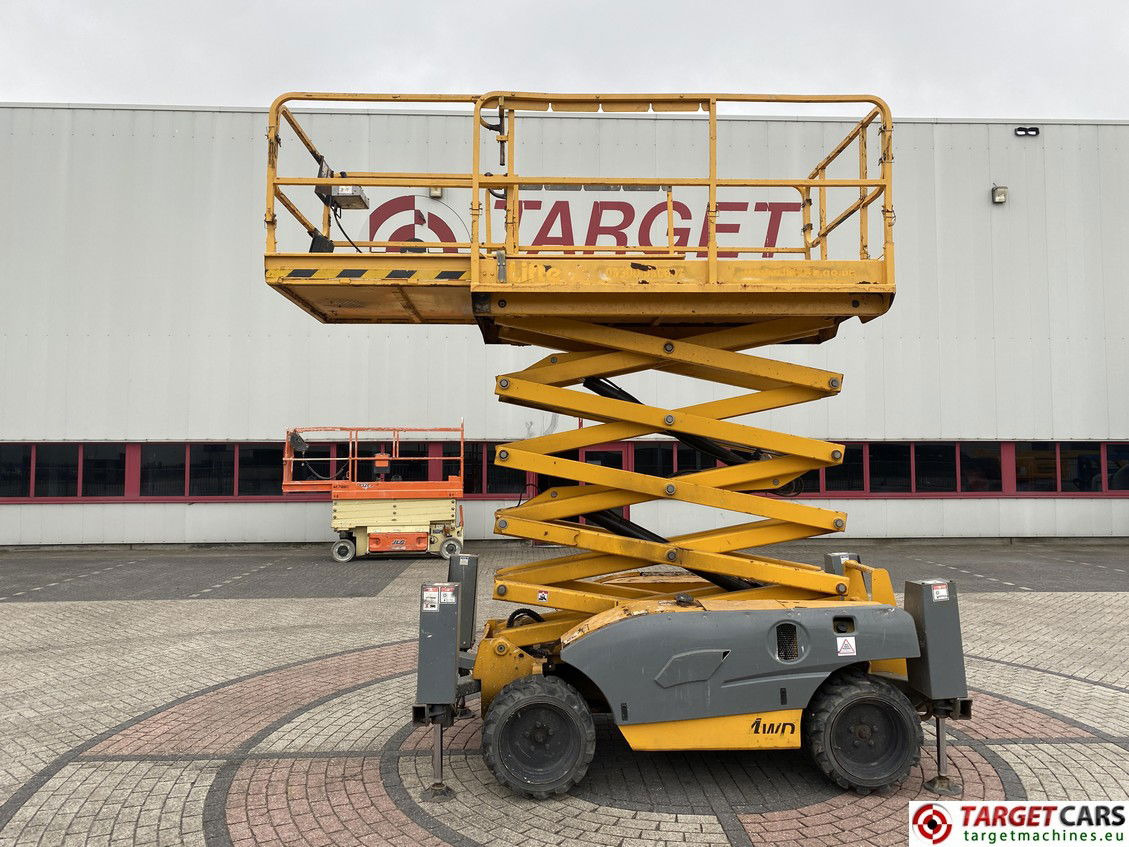 HAULOTTE COMPACT 12DX DIESEL 4x4 SCISSOR WORKLIFT 1206CM 2017 2018079 JACKLEGS - Scissor lift: picture 5 HAULOTTE COMPACT 12DX DIESEL 4x4 SCISSOR WORKLIFT 1206CM 2017 2018079 JACKLEGS - Scissor lift: picture 5