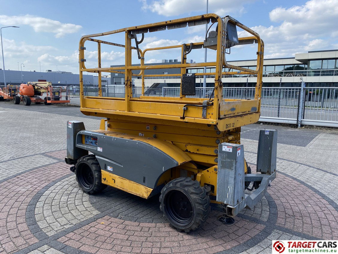 HAULOTTE COMPACT 12DX DIESEL 4x4 SCISSOR WORKLIFT 1206CM 2017 2018080 JACKLEGS - Scissor lift: picture 2 HAULOTTE COMPACT 12DX DIESEL 4x4 SCISSOR WORKLIFT 1206CM 2017 2018080 JACKLEGS - Scissor lift: picture 2