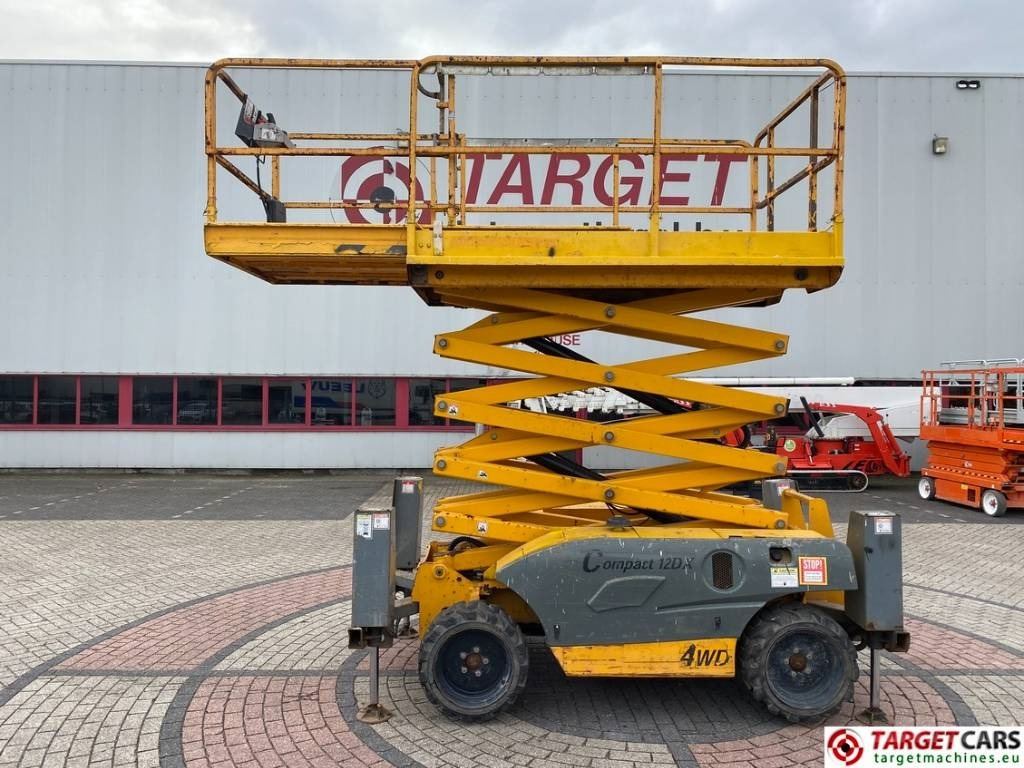 Haulotte Compact 12DX Diesel 4x4 Scissor Work Lift 1206cm - Scissor lift: picture 5 Haulotte Compact 12DX Diesel 4x4 Scissor Work Lift 1206cm - Scissor lift: picture 5