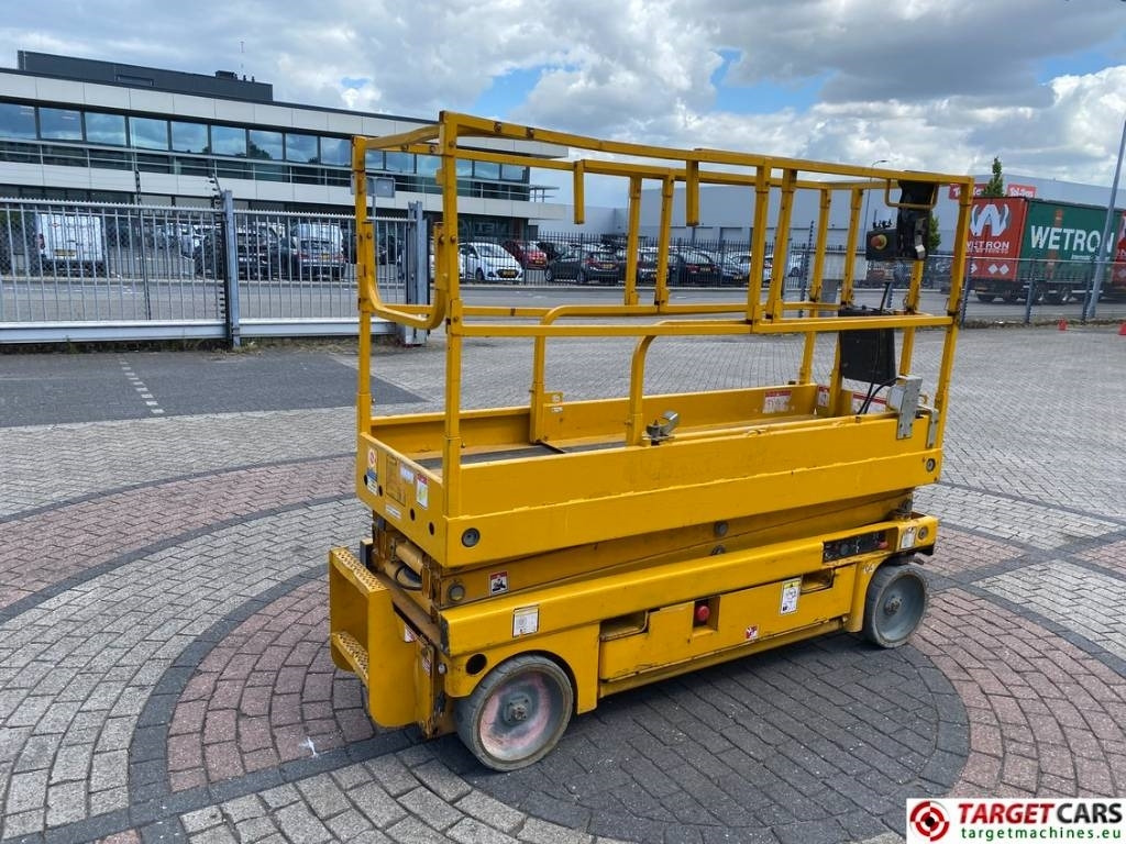 Haulotte Compact 8 Electric Scissor Work Lift 818cm - Scissor lift: picture 3 Haulotte Compact 8 Electric Scissor Work Lift 818cm - Scissor lift: picture 3